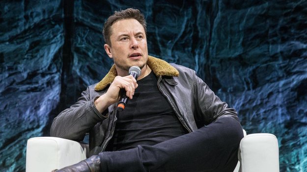 „The Whale“-Regisseur verfilmt das Leben von Elon Musk – Tesla-Chef meldet sich zu Wort